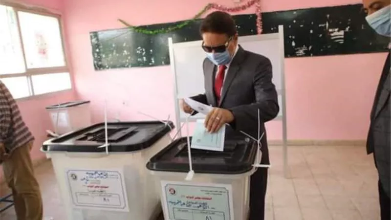 رئيس الأعلى للإعلام عقب الإدلاء بصوته: مجلس النواب القادم هو 