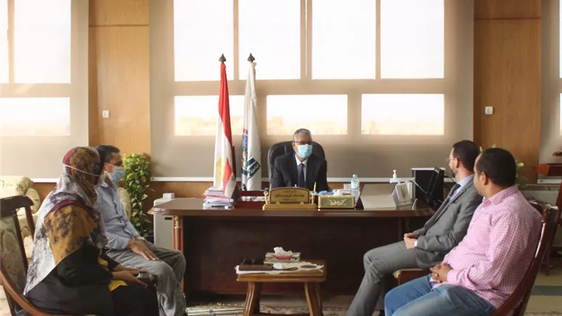 رئيس جامعة جنوب الوادى يستقبل فريق من المجلس الوطنى للاعتماد