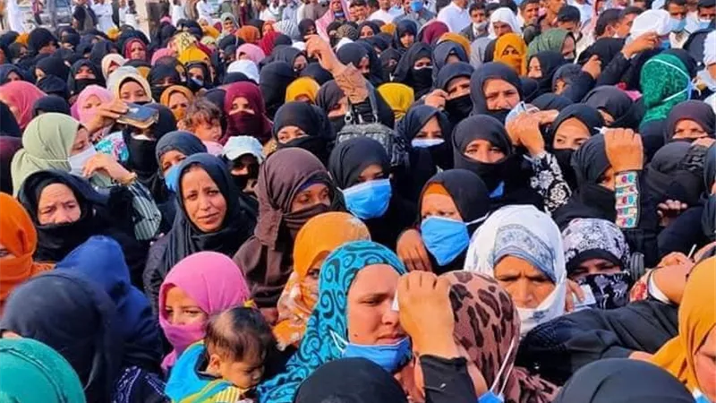 شمال سيناء تبطل دعوات الارهابية بالمقاطعة .. الاف الناخبين من كل الاعمار يتزاحمون امام اللجان بالعريش وبئر العبد .. فيديو وصور
