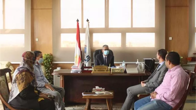 رئيس جامعة جنوب الوادى يستقبل فريق من المجلس الوطنى للاعتماد ( إيجاك )