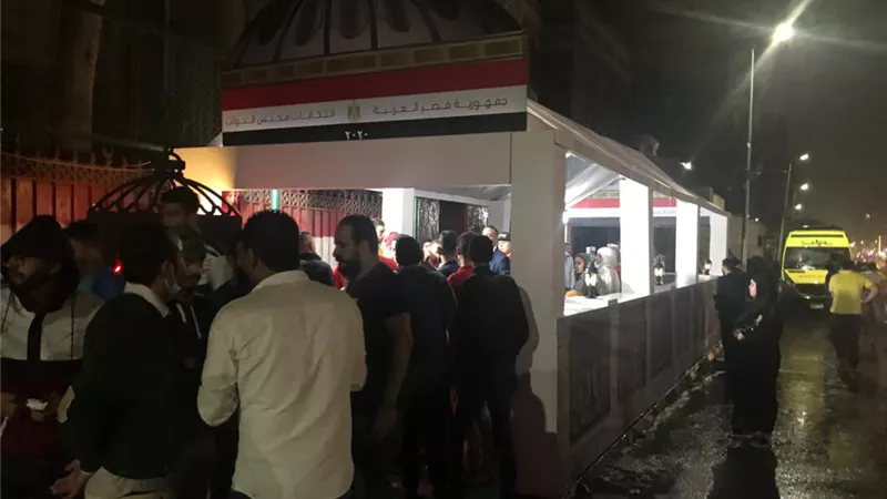 مع اقتراب نهاية اليوم الاول .. اقبال كبير من الناخبين على مدرسة خليل أغا في باب الشعرية .. صور وفيديو