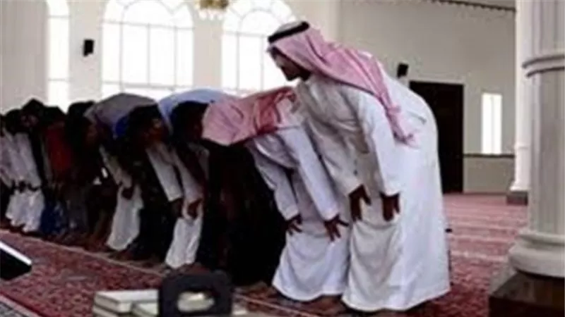 ما حكم من أدرك الإمام وهو راكع ولم يقرأ الفاتحة؟