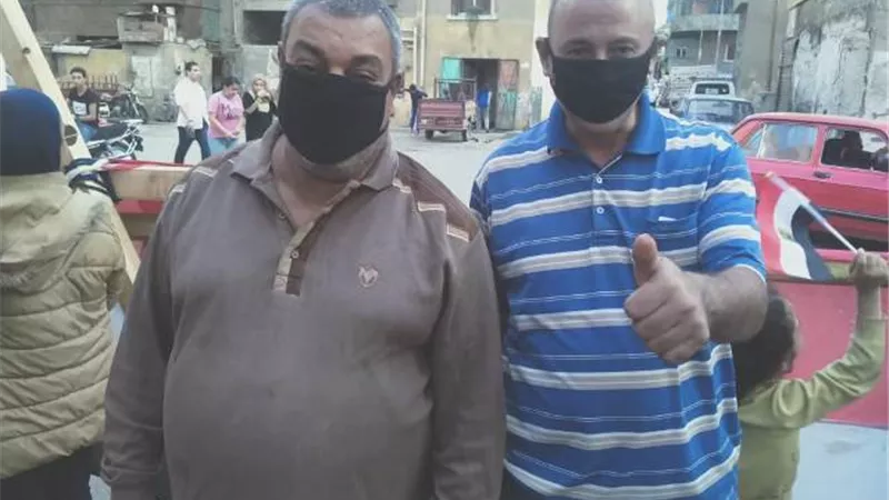 كبار السن فى مقدمة صفوف الناخبين بالاميرية .. صور