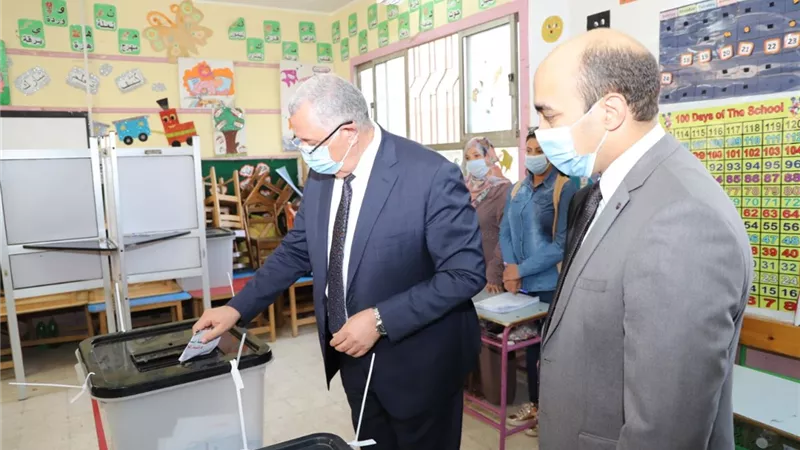 وزير الزراعة: الاستقرار السياسي والامني الذي تشهده مصر يشجع المواطنين على المشاركة السياسية