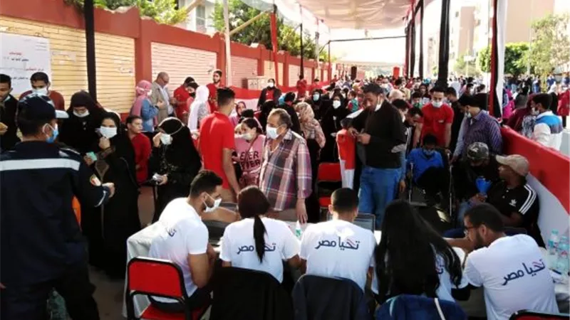 إقبال كبير من الناخبين ببدرأمام مقر اللجان فى ثانى يوم لإنتخابات البرلمان للإدلاء بأصواتهم.. بالفيديو والصور