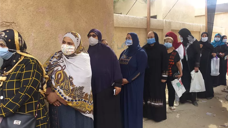 كبار السن والسيدات يتوافدون من الصباح الباكر على لجان ١٥ مايو الانتخابية .. صور