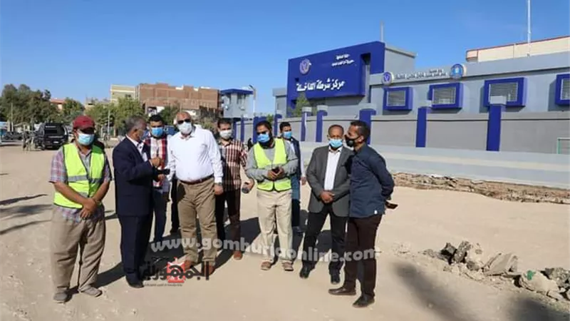 الزملوط يتفقد اعمال رصف مدخل موط ومدرسة بدخلو الإبتدائية بالوادى الجديد.صور