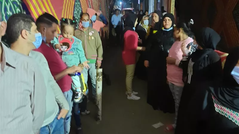 لليوم الثاني بانتخابات النواب .. صفوف الناخبين من كل الاعمار تمتد امام اللجان بمنطقة شبرا