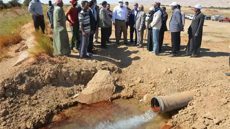 الزملوط يتفقد بئر غرب الموهوب على عمق 800 متر بالوادى الجديد
