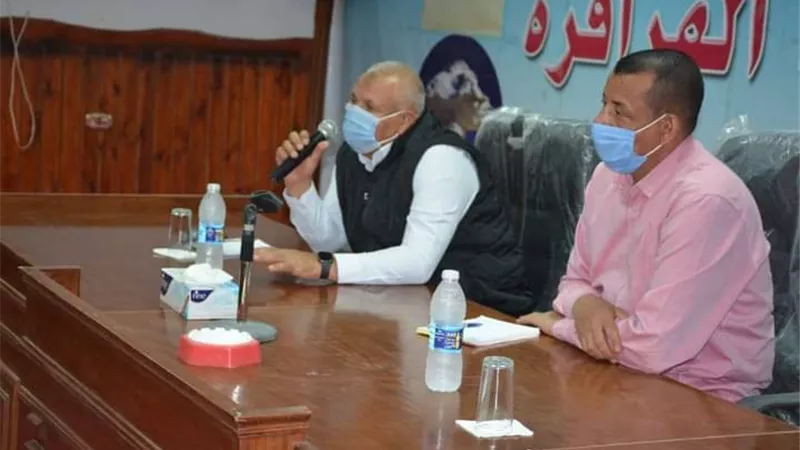 محافظ الوادى الجديد يستمع لمطالب المواطنين فى لقاءََا جماهيريا بالفرافرة ..صور