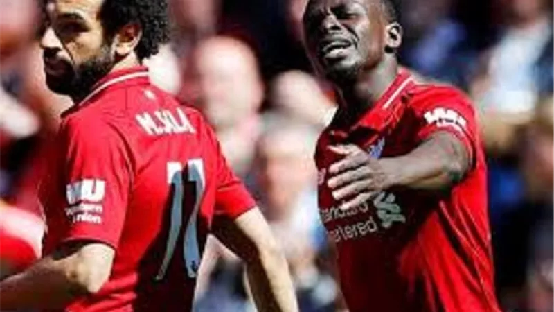 أزمة جديدة بين محمد صلاح ومانى.. فيديو