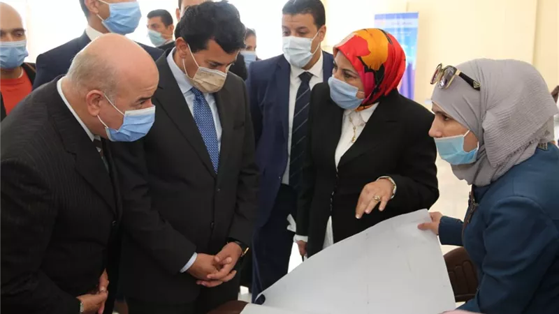 وزير الشباب يكرم الوافدات العربيات ضمن برنامج المساحات الآمنة