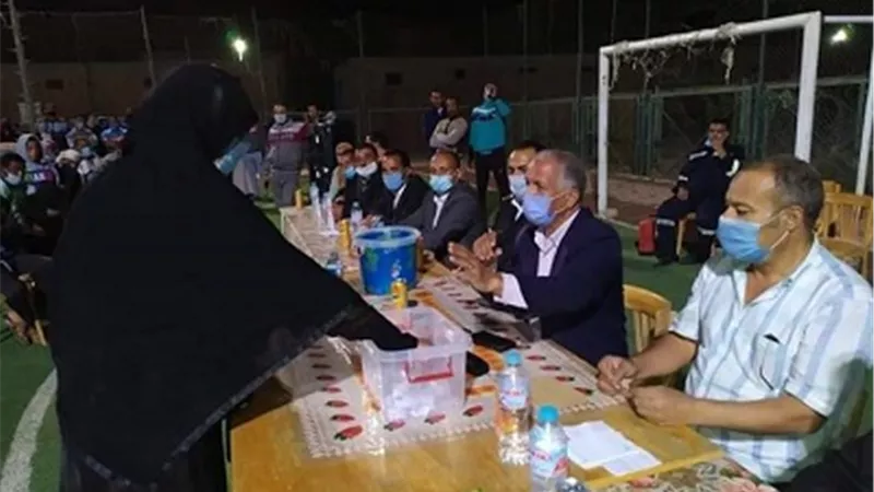 توزيع 50 منزلا و200 فدان للمستحقين فى قرعة علنية بالوادى الجديد.صور