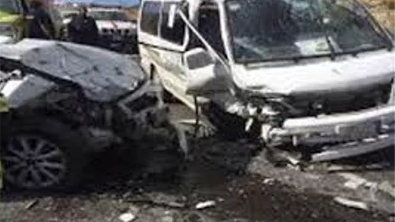 مصرع شخص واصابة 14 أخرين في حادث تصادم بالإسماعيلية