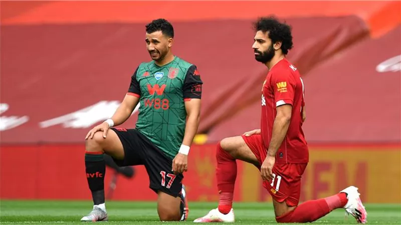 صلاح والنني وتريزيجيه يصلون مطار القاهرة للمشاركة في معسكر المنتخب