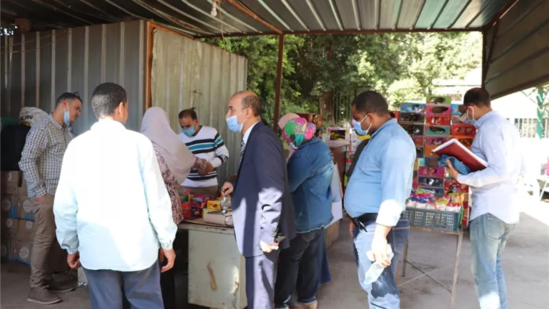 رعاية الشباب تتابع الاجراءات الاحترازية لمنافذ الكافيتريات و بيع المأكولات بجامعة سوهاج