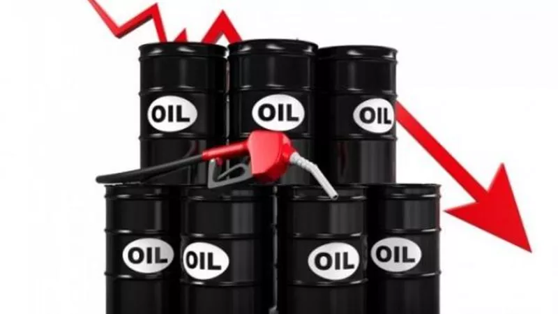 النفط يهبط مع تبديد إجراءات العزل لآمال اللقاح