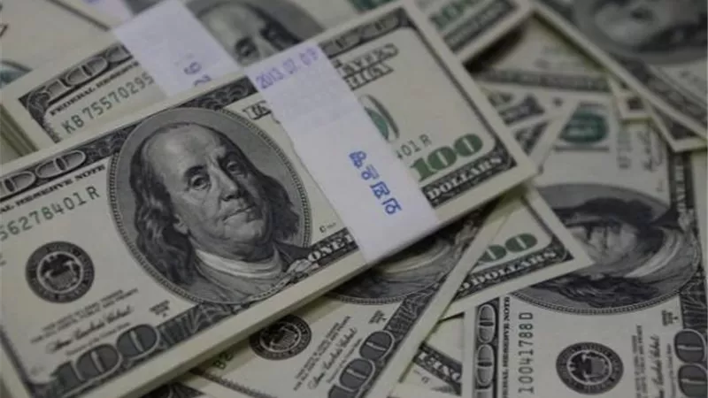 الدولار يهبط لأدنى مستوى في عشرة أسابيع بعد فوز بايدن بالرئاسة الأمريكية