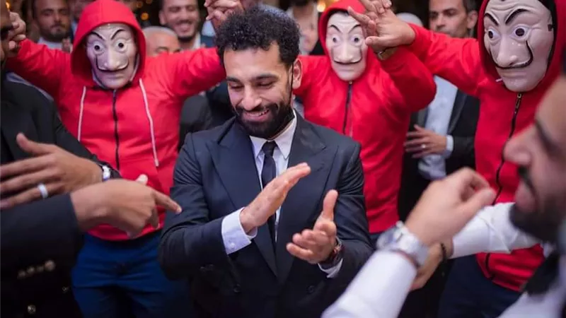 شاهد.. صلاح يرقص على أنغام المهرجانات فى زفاف شقيقه ..صور