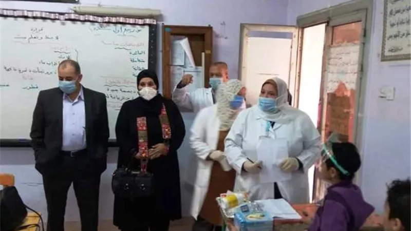 مدير التأمين الصحى يتابع مبادرة الرئيس للكشف المبكر عن امراض الانيميا.. بالصور