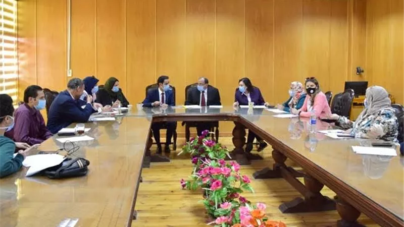 رئيس جامعة بني سويف يرأس مجلس كلية الإعلام