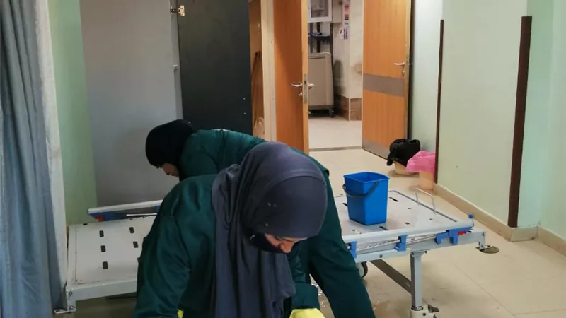 تطهير مستشفى الكرنك الدولى بالأقصر للوقاية من فيروس كورونا