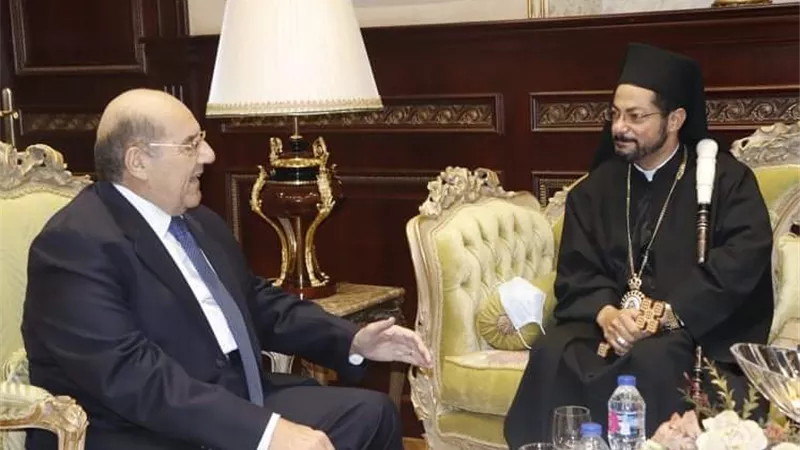المستشار عبدالوهاب عبدالرازق يستقبل نيافة الأنبا باخوم المعاون البطريركي للأقباط الكاثوليك