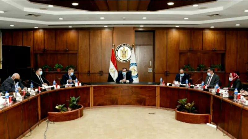 وزير البترول يبحث مشكلات المصنعين مع وفد إتحاد جمعيات المستثمرين
