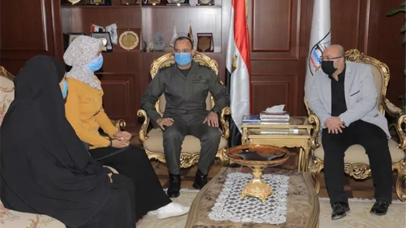 هدية الزواج من محافظ بني سويف لأخت الشهيد