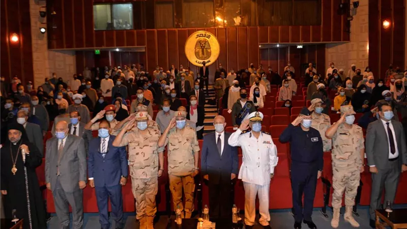 تكريم أسر شهداء العمليات الحربية بالأقصر