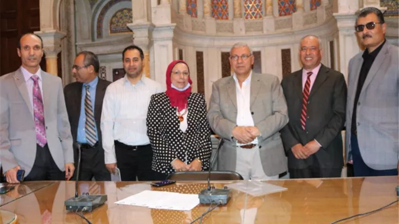 مركز بحوث الصحراء يكرم الباحثين الفائزين بجوائز النشر العلمي الدولى