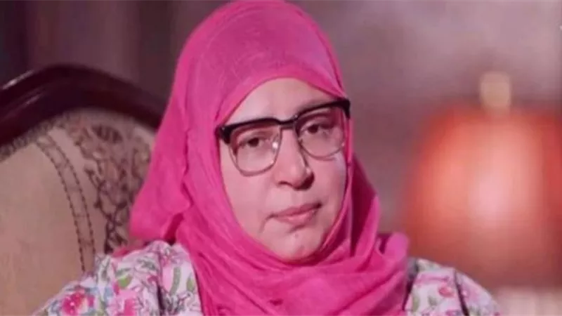 تعليق نارى من لميس الحديدى على شائعة مرض عبلة كامل