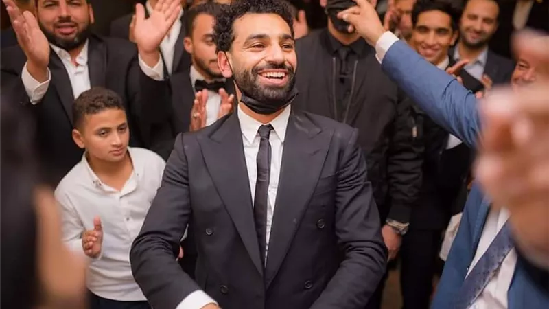 بالفيديو: وصلة رقص للاعب محمد صلاح على اغنية 