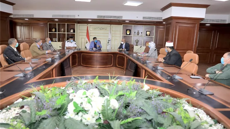 متابعة تنفيذ قرارات مجلس الوزراء بتطبيق الإجراءات الاحترازية لمجابهة كورونا ببنى سويف