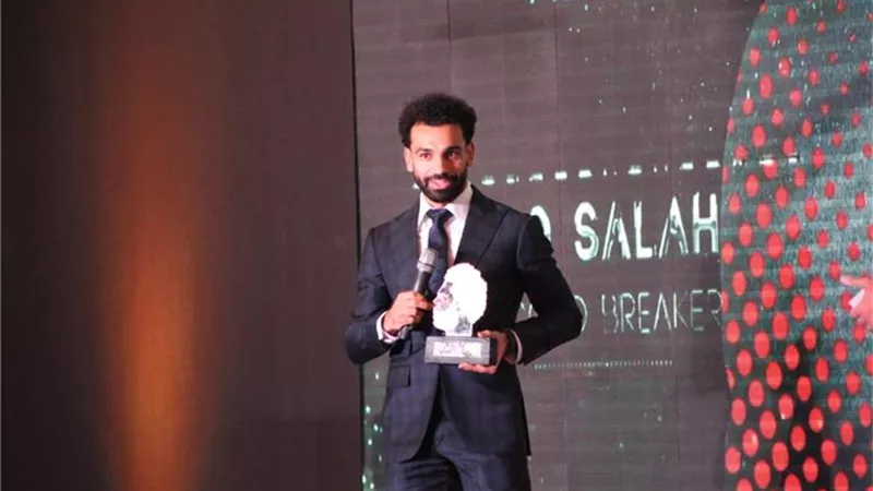 حازم إمام معلقا على تكريم محمد صلاح 