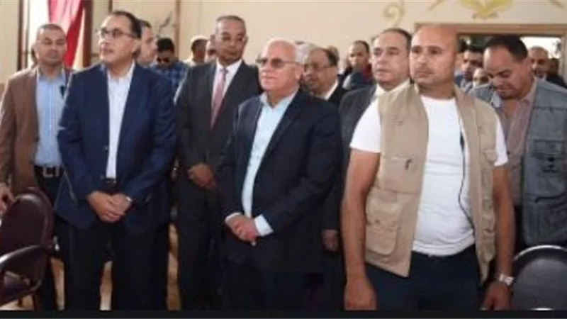 مدبولى يتفقد مركز معلومات شبكات المرافق ببورسعيد
