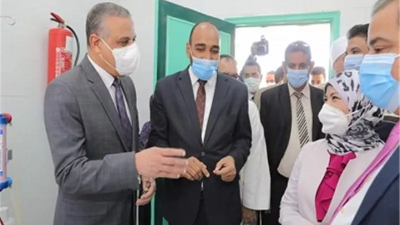 محافظ سوهاج يفتتح وحدة الغسيل الكلوي ومطافي أولادعليوفى البلينا..صور