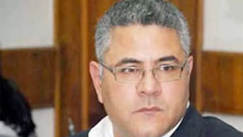 مناضل وهمي يدعي انتمائه لليسار .. رواد السوشيال ميديا : جمال عيد يحاول إحياء اكاذيب الإخوان الإرهابية