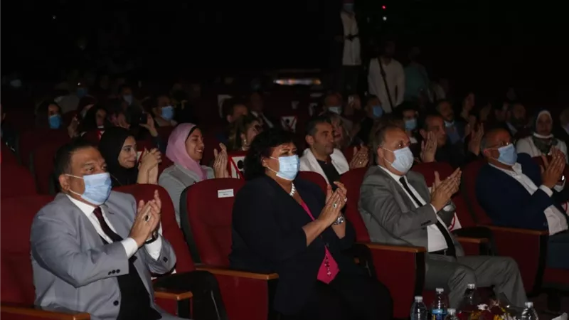 وزيرة الثقافة تشهد عرض الليلة المحمدية الأولى على مسرح البالون