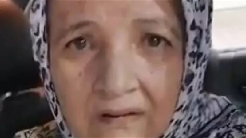 تعليق جديد من صاحبة فيديو الزحف.. 