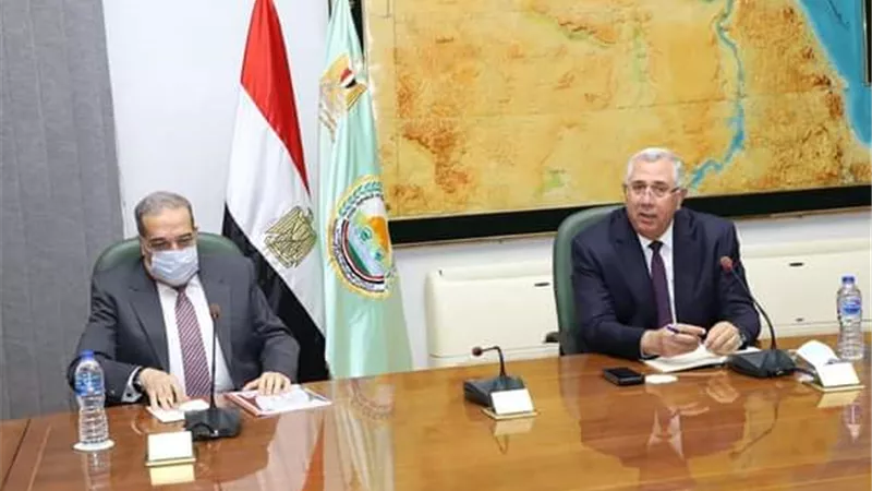 وزيرا الزراعة والإنتاج الحربي يبحثان الإسراع بتطوير مراكز تجميع الألبان
