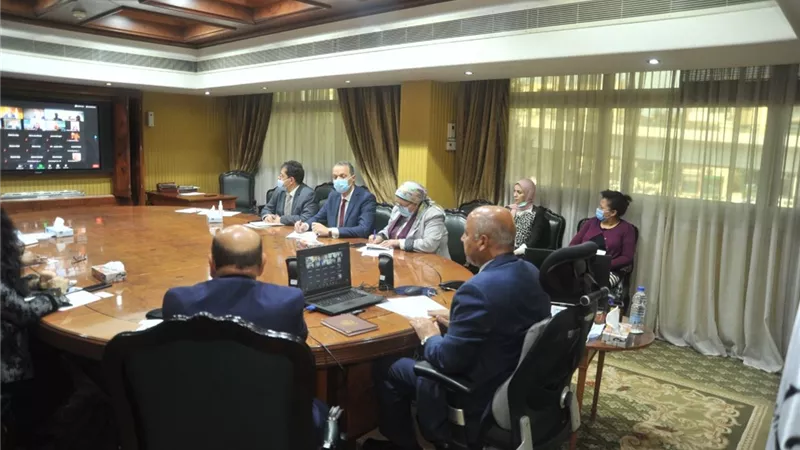 الوزير يستعرض الفرص الاستثمارية أمام 40 بنك وشركة اوروبية ومصرية في قطاع النقل والبنية التحتية