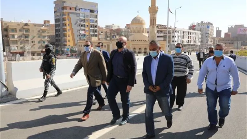 محافظ بني سويف يتفقد الحالة المروريه فى ميدان المديرية.. بالصور