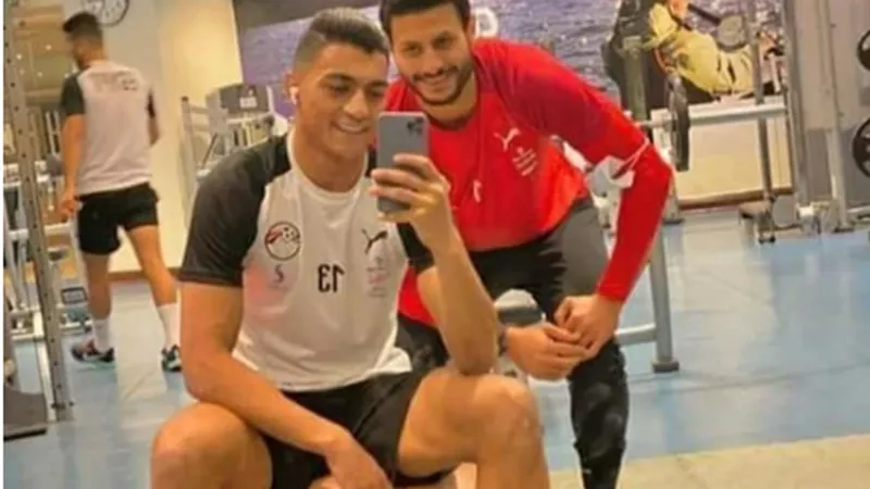 لا للتعصب.. شعار نجوم الأهلى والزمالك فى معسكر المنتخب