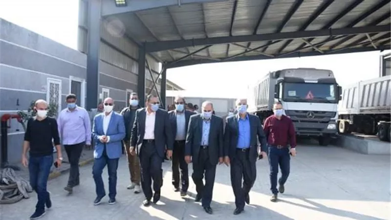 محافظ الشرقية يشن حمله نظافة واشغالات مكبرة بمدينة منيا القمح.. بالصور
