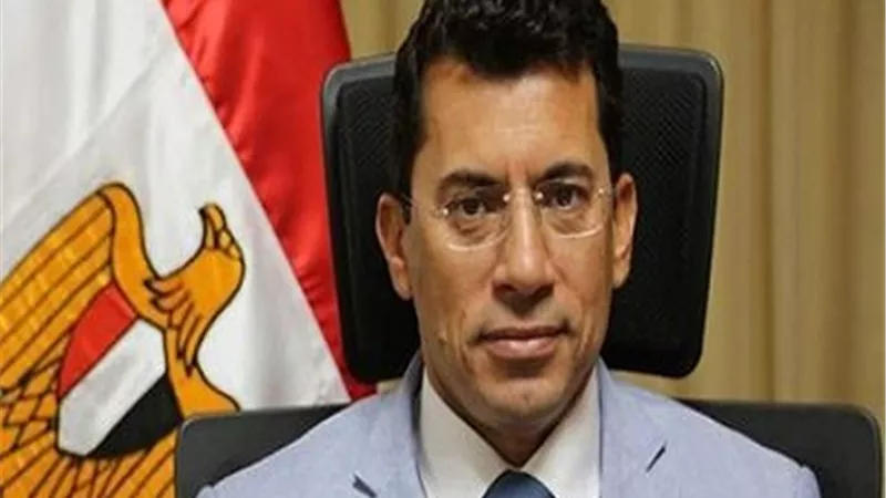 الشباب والرياضة تبحث التعاون مع السياحة والاثار لتنفيذ الدفعة الثانية من منحة ناصر