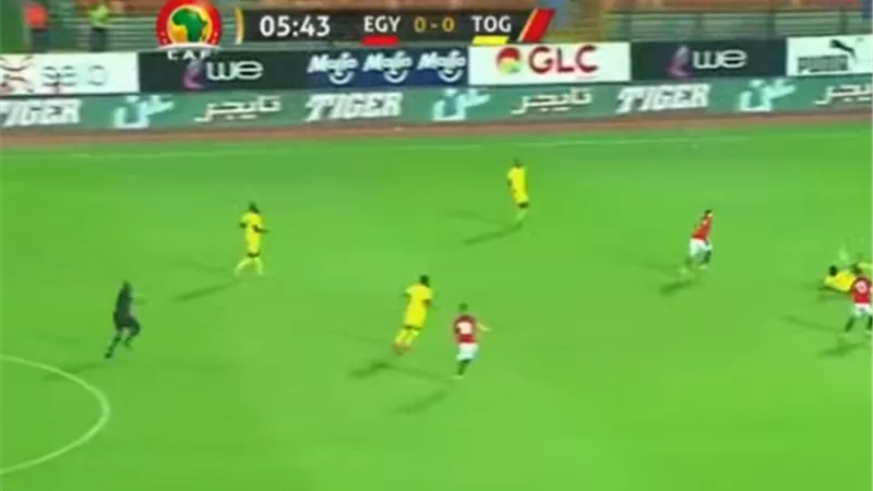 بعد مرور 70 دقيقة منتخب مصر يتقدم على توجو والحكم يرفض احتساب ضربة جزاء لصالح ترزيجية