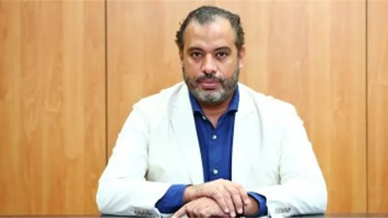 هل يمكن القضاء على سمنة الأطفال جراحيًا؟ أستاذ جراحات السمنة يجيب