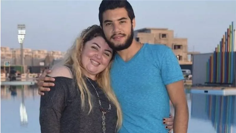 أول ظهور لنجل مها أحمد بعد شفاءه من مرض غامض