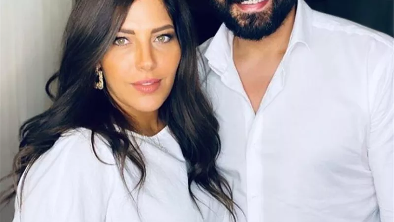 أمانى كمال تخطف الأنظار بأحدث إطلالتها برفقة أحمد صلاح حسنى